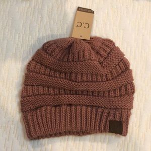 Pink/mauve beanie